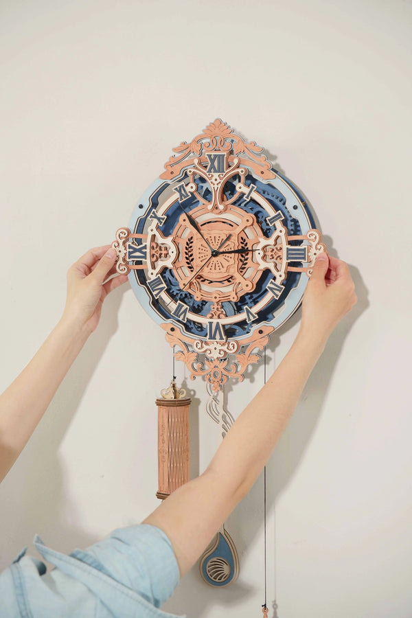 Horloge murale Notes romantiques, Puzzle mécanique en bois