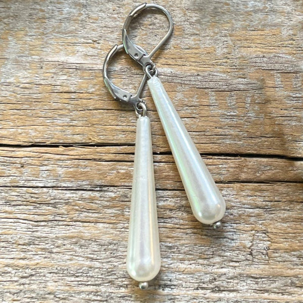 White Vintage Pearl Drop Earrings