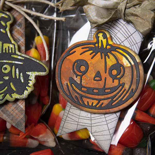 Retro Halloween Thinlits Dies {Halloween 2022} | Tim Holtz