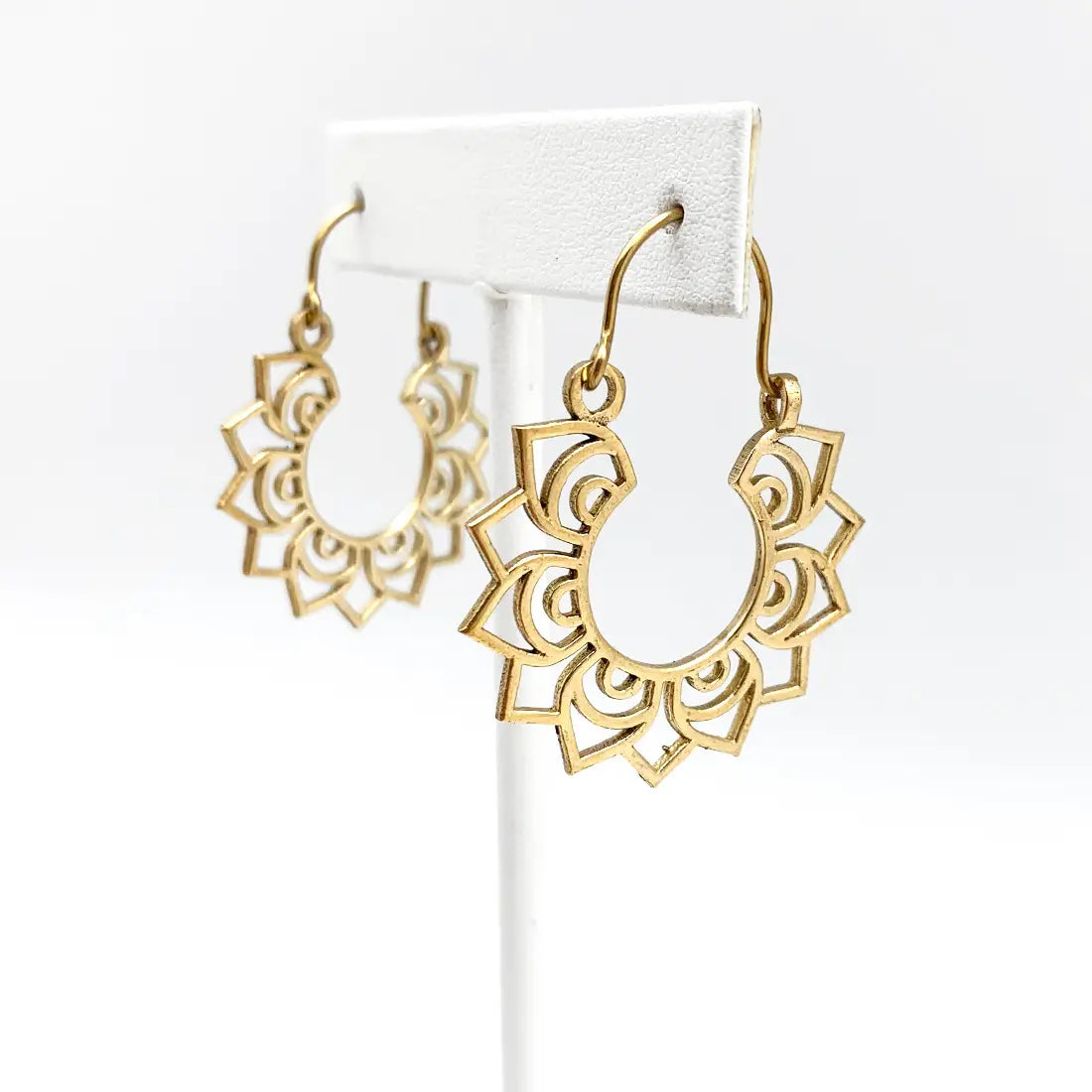 Collection de dessus à charnière Tanvi | Ton doré {plusieurs styles}