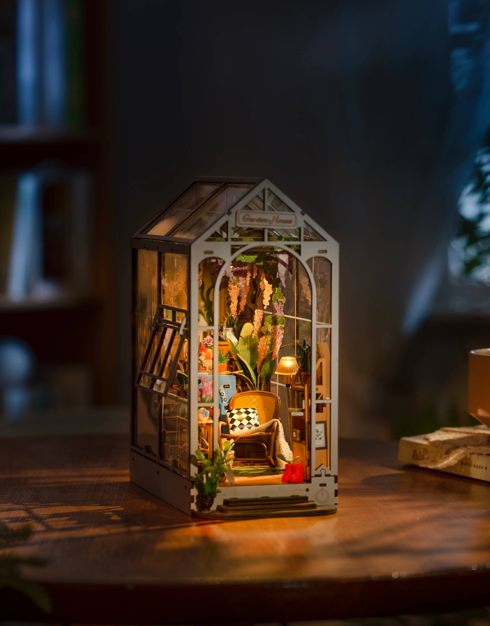 Garden House Book Nook Diorama Kit