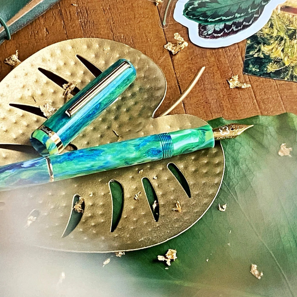 {special order} Beleza Limited Edition JR Fountain Pen | Gold Trim