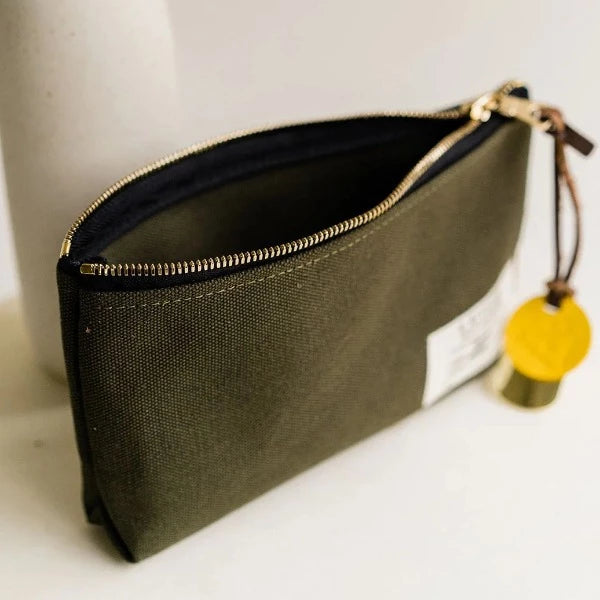 LUCY | SIGNATURE FATIGUE CANVAS ZIPPER POUCH
