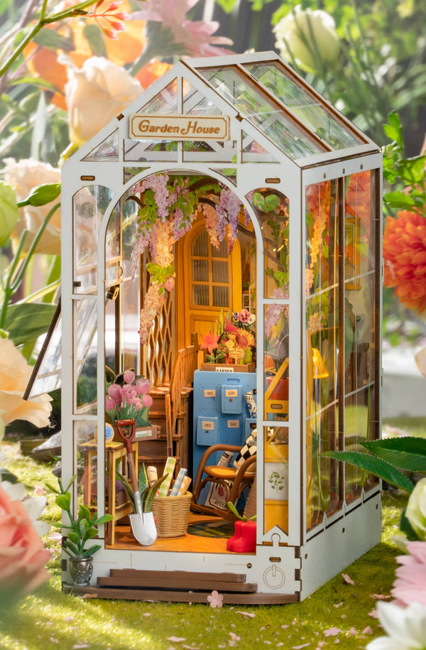 Garden House Book Nook Diorama Kit