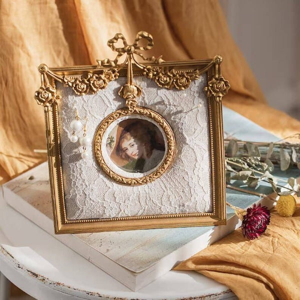 Vintage-Inspired Earring Holder Frame