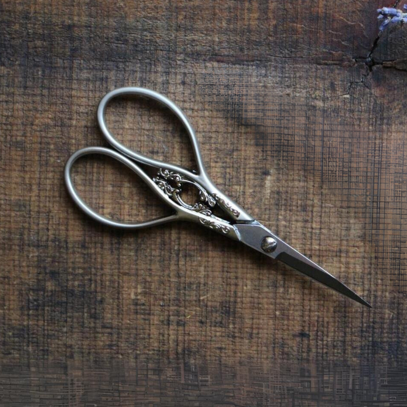 Floral Teardrop Scissors