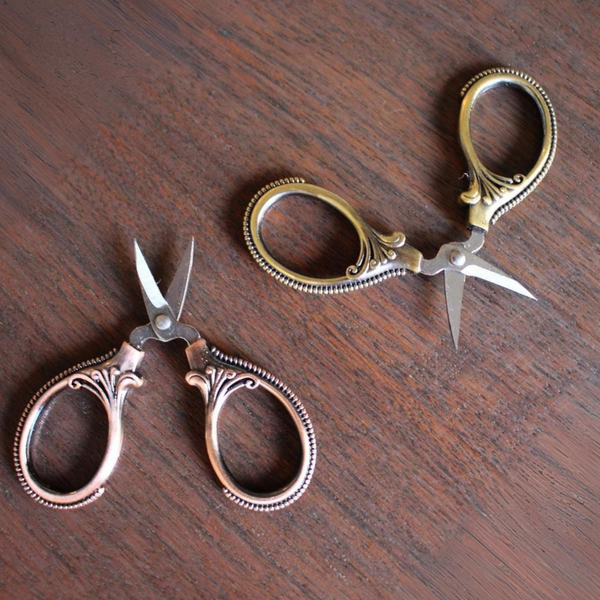 Mini Embroidery Scissors {multiple colors}