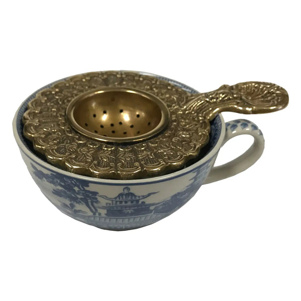 Passoire à thé en laiton antique
