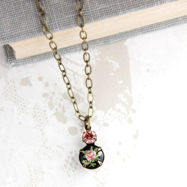 Petit camée noir + collier pendentif en verre vintage