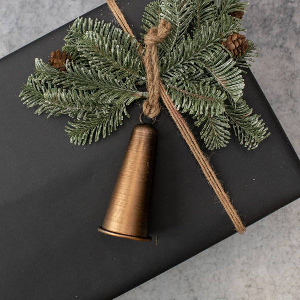 /VÉRIFIER LE STOCK/ Ornement cloche de lierre en bronze de 5,25 po