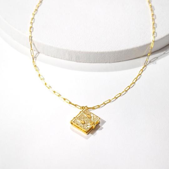 Collier de médaillon de livre | Nacre