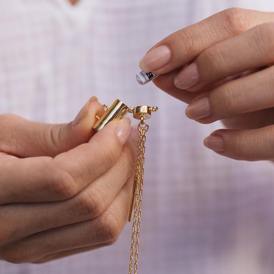 Collier médaillon | Capsule et baguette