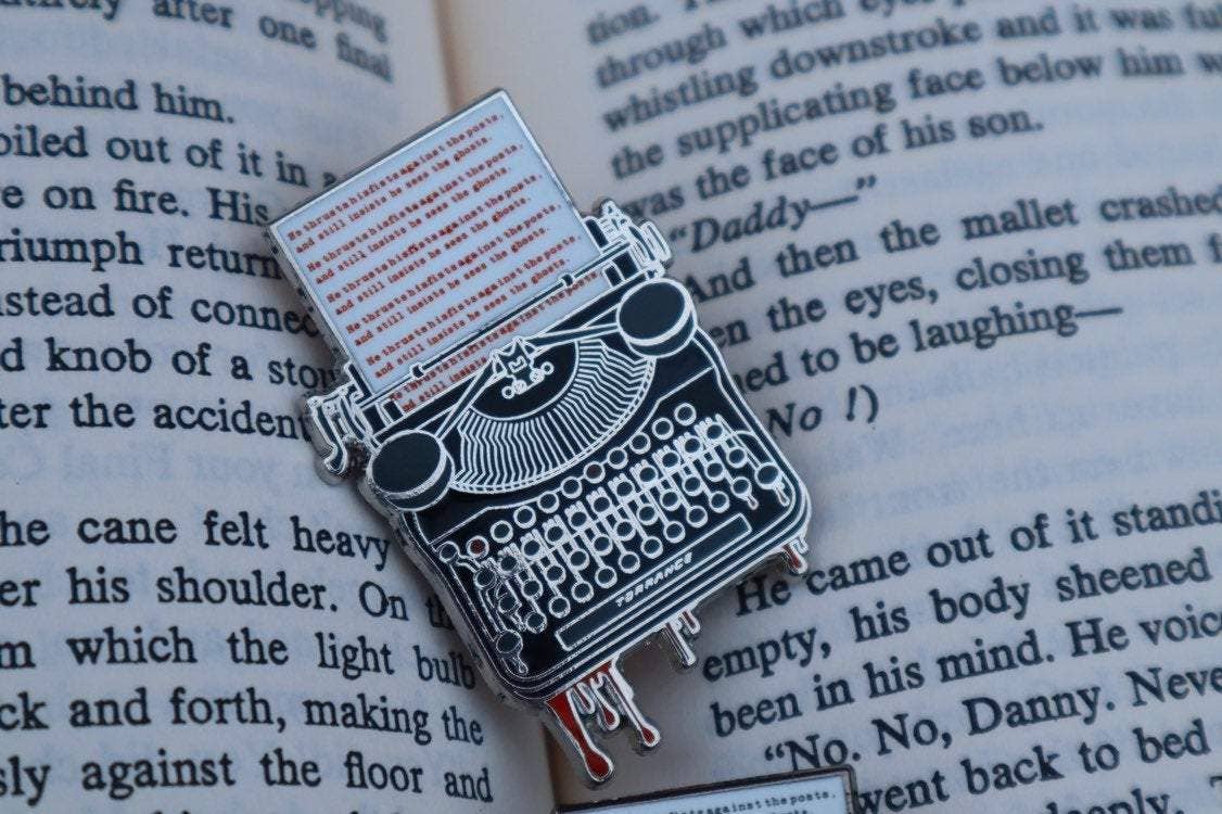 Stephen King Lovers {It} Enamel Pin