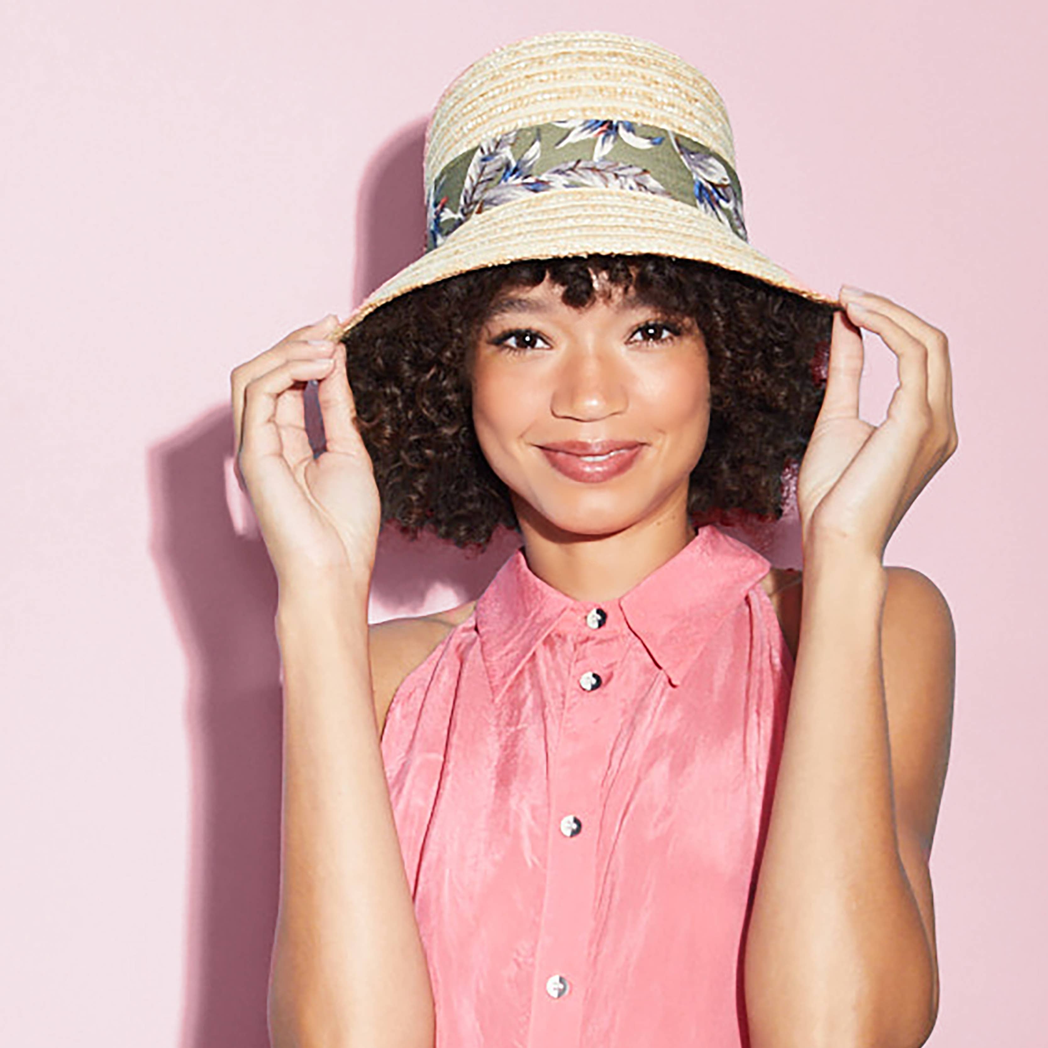 Houx | Chapeau cloche en paille avec bordure en ruban floral
