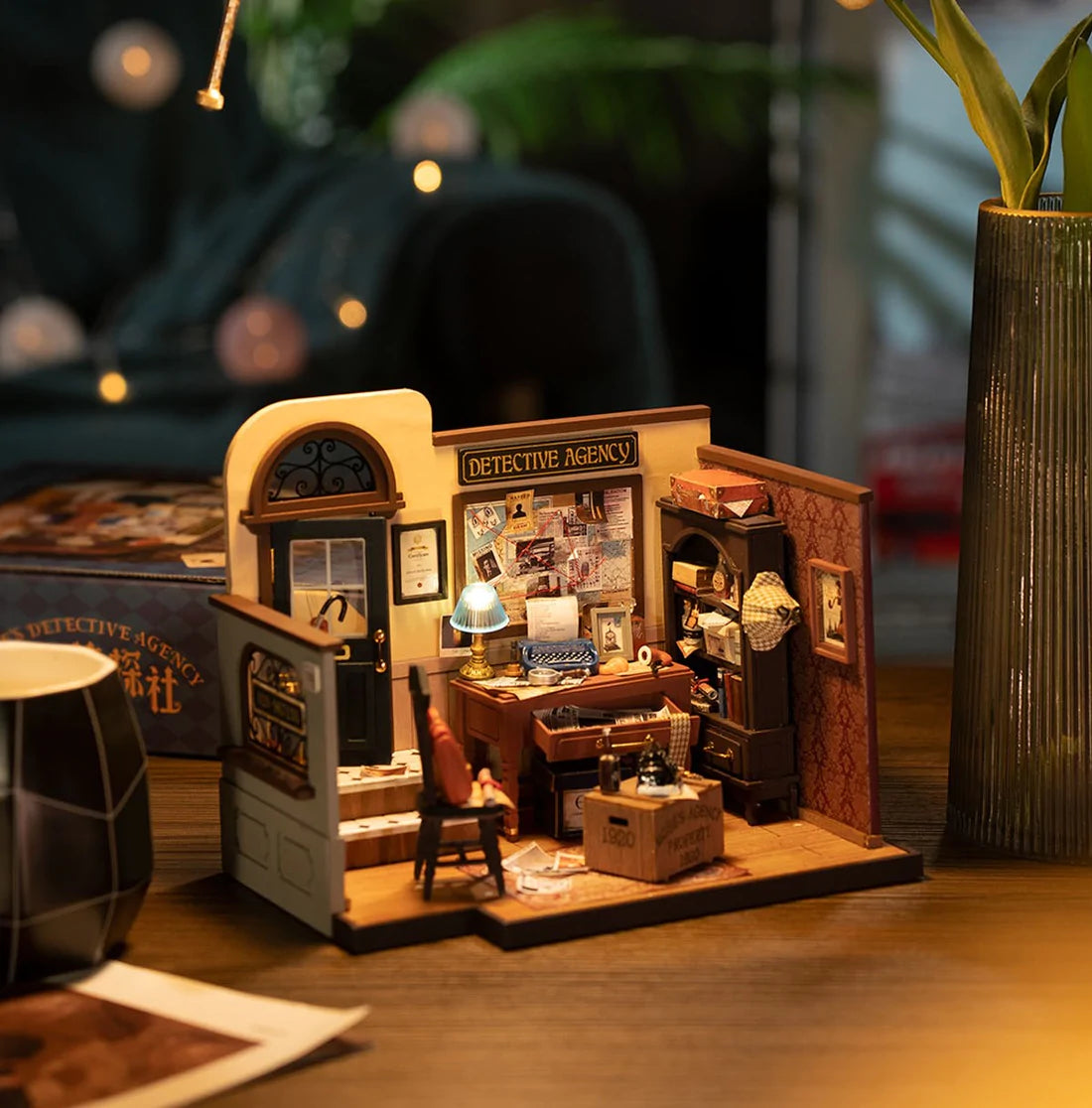 Mose's Detective Agency {Diorama Kit}