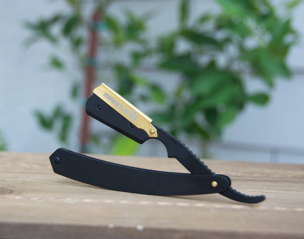 Straight Edge Razor {Black & Gold}