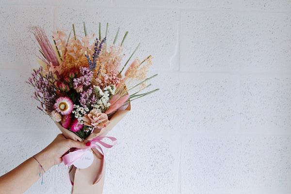 Dried Bouquet Wrap {Seasonal Color Stories}