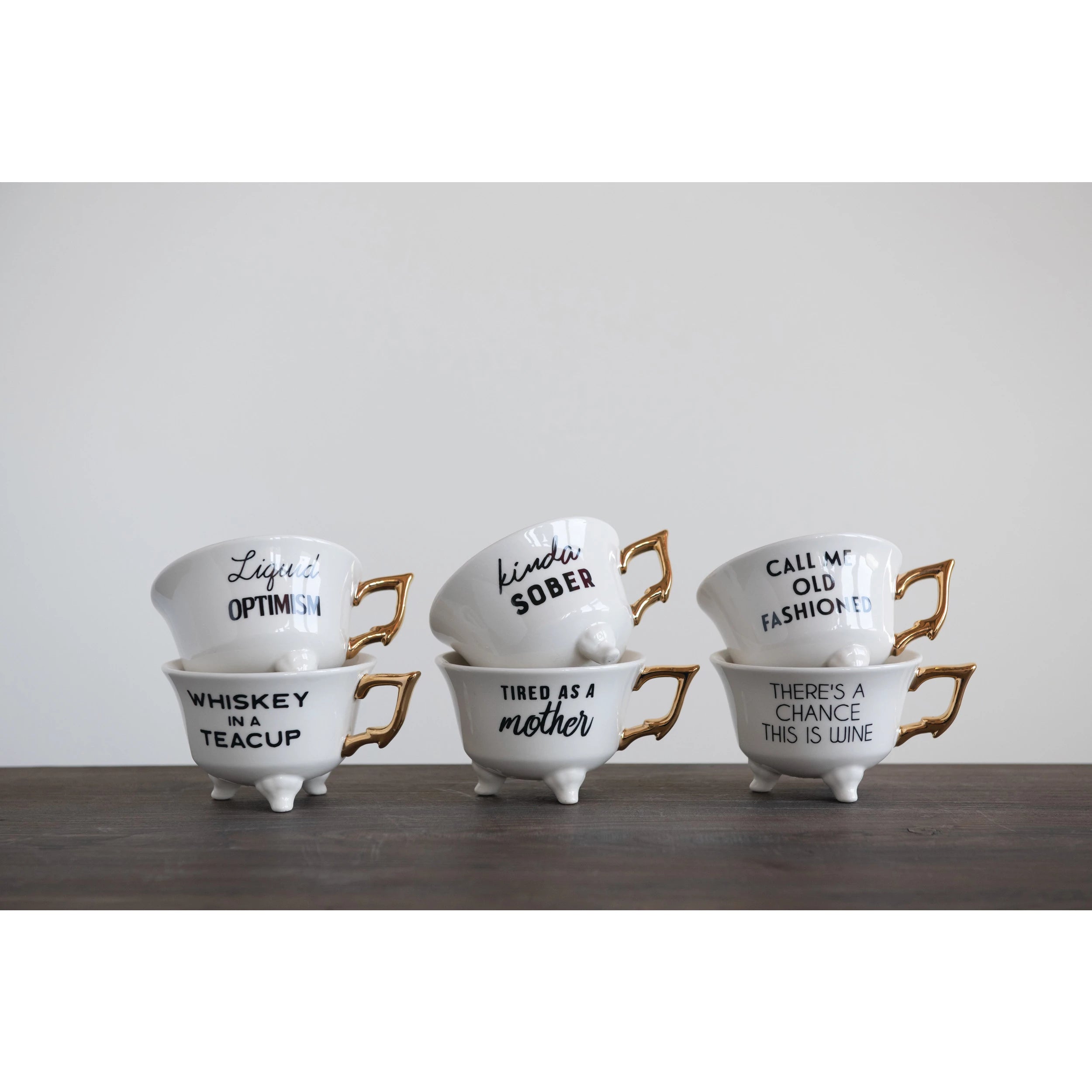 Tasses à thé à pieds en grès {styles multiples}
