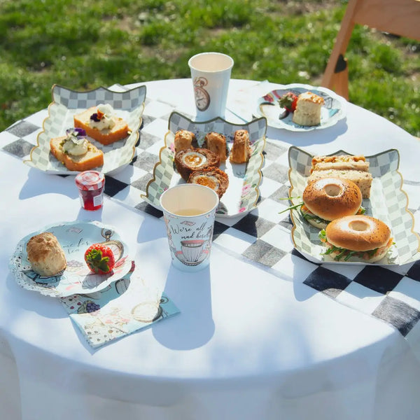 Plateaux de service alimentaire Alice au pays des merveilles {4 pack}