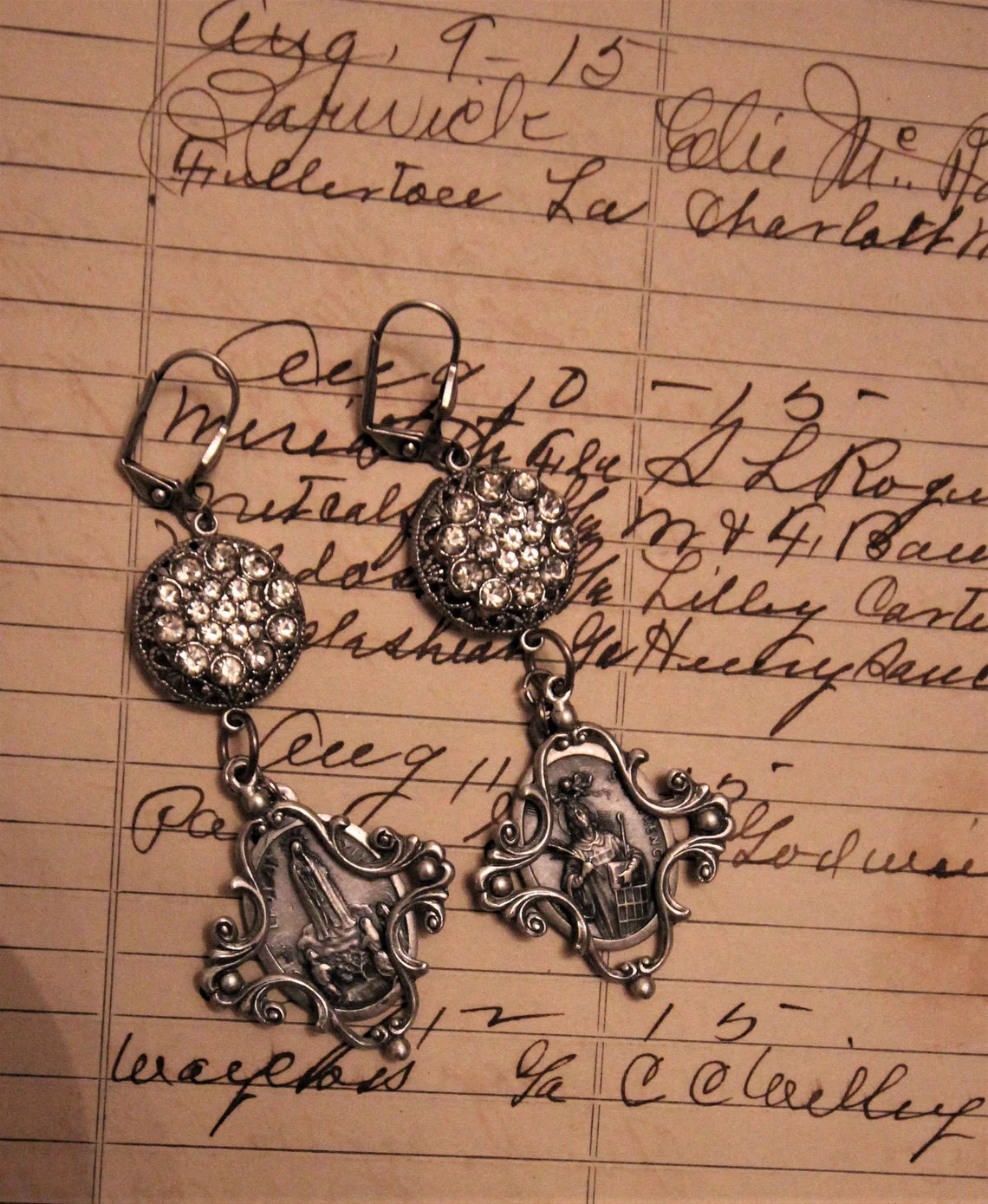 Assemblage vintage Bouton Boucles d’oreilles {Unique en son genre}
