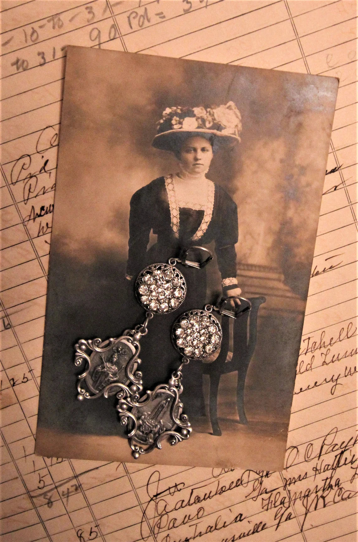 Assemblage vintage Bouton Boucles d’oreilles {Unique en son genre}
