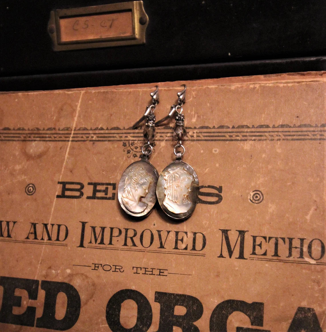 boucles d’oreilles d’assemblage de coquillages vintage {Uniques en son genre}