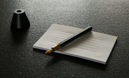 Y Studio | Stylo plume de bureau {plusieurs couleurs}