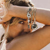 Le bracelet d'invitation