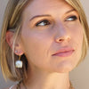 Boucles d'oreilles en forme de pièce de monnaie Wilhelmina mini-carrées dorées