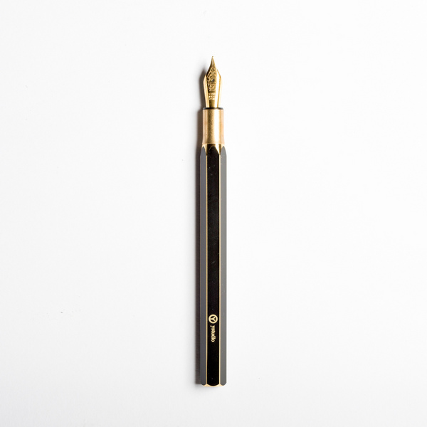 Y Studio | Stylo plume de bureau {plusieurs couleurs}
