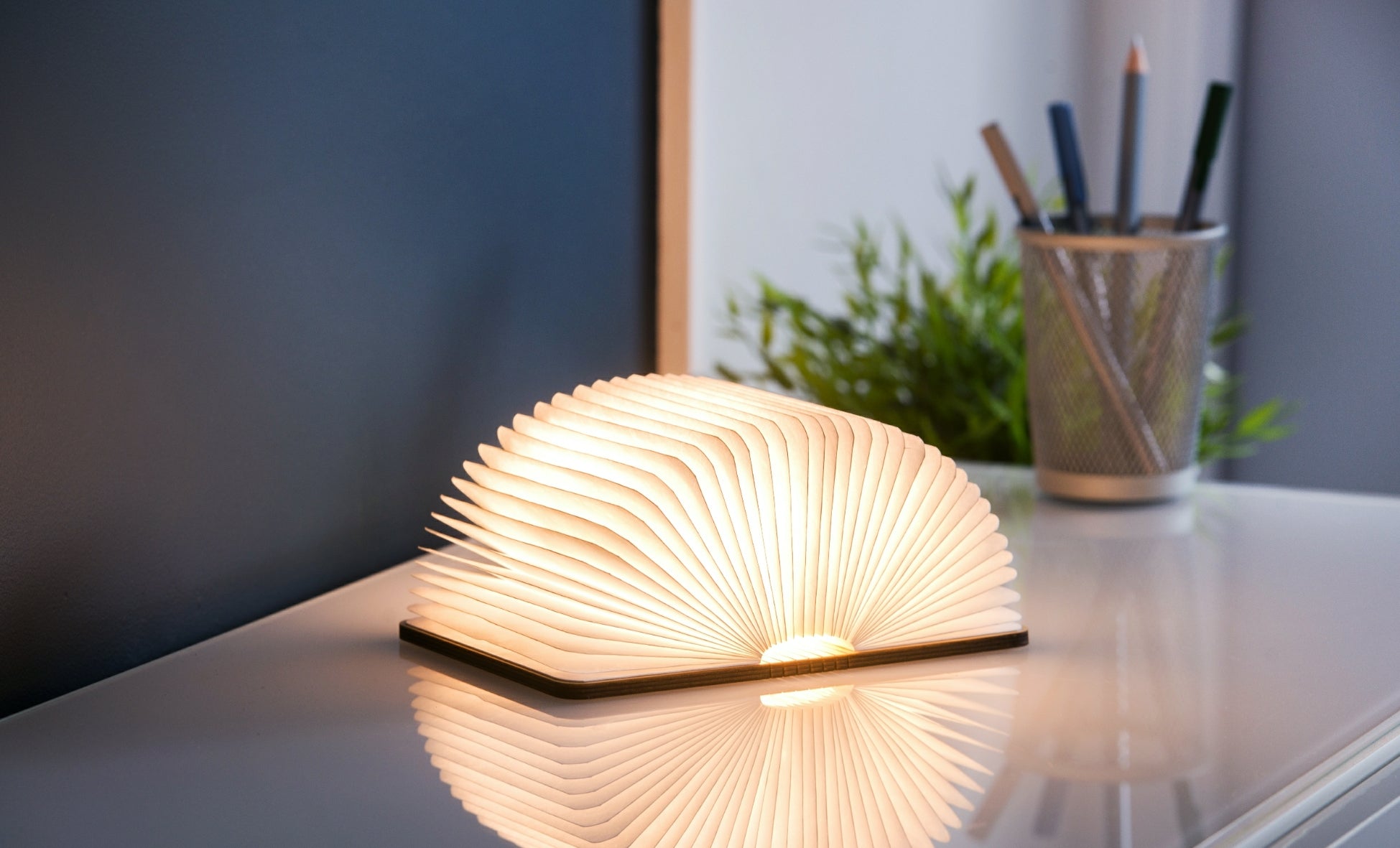 Smart Book Light | Bonded Leather