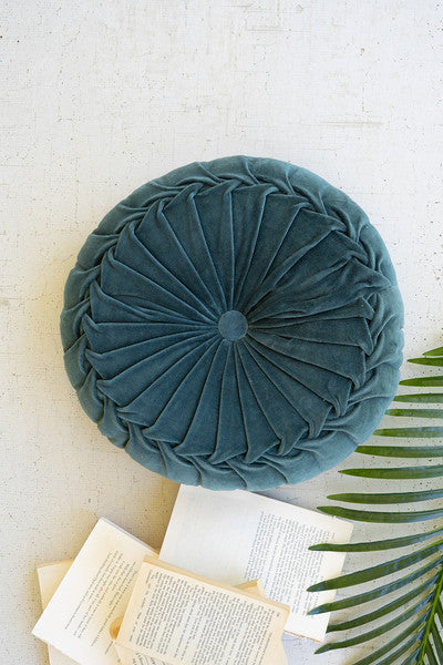 Oreillers ronds touffetés en velours de 16 po {plusieurs couleurs}