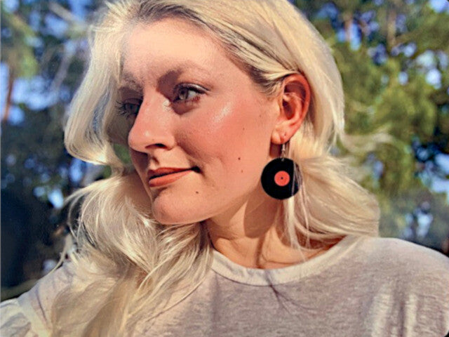 Boucles d’oreilles en disque vinyle upcycled {styles multiples}