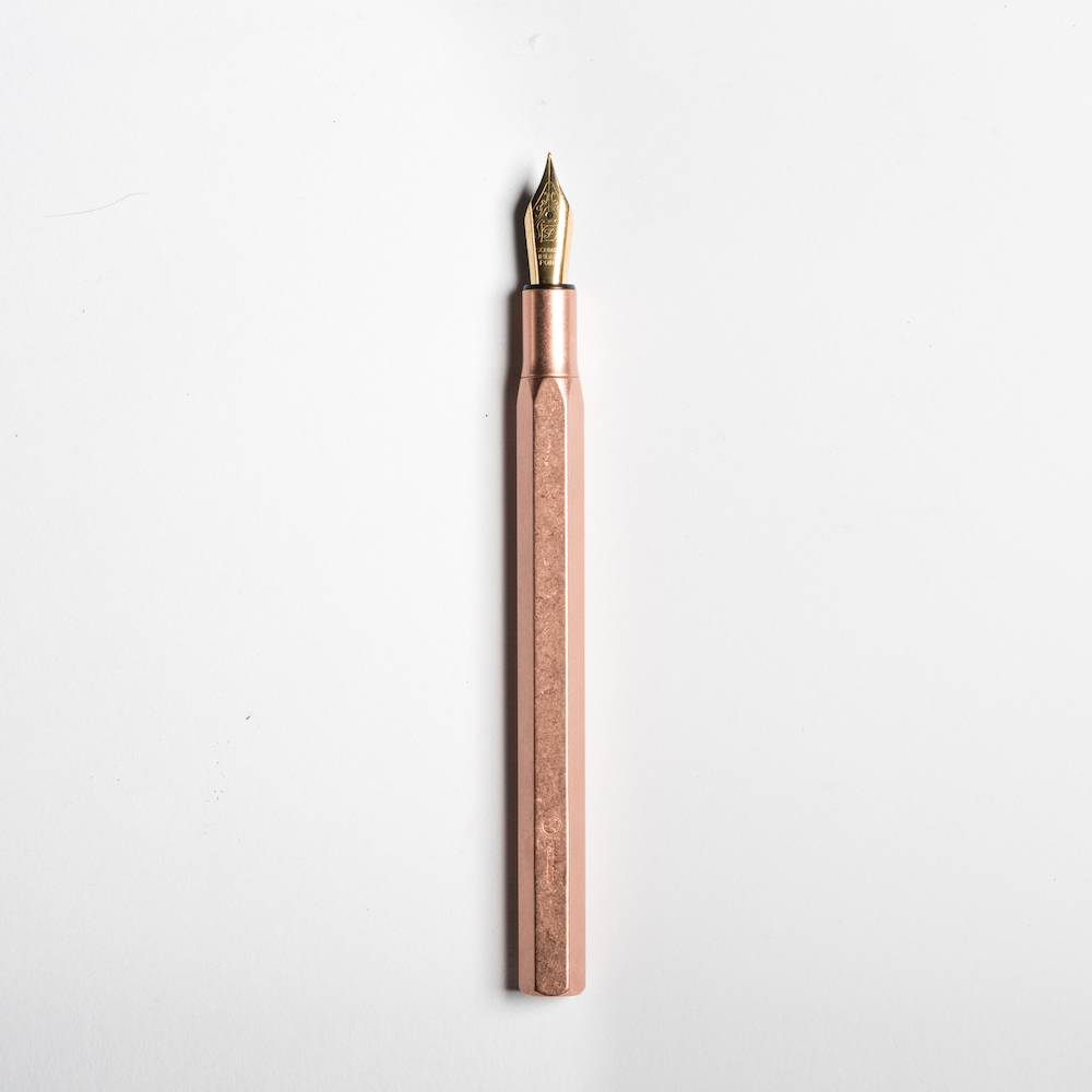 Y Studio | Stylo plume de bureau {plusieurs couleurs}