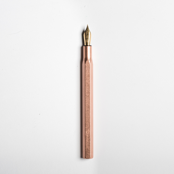 Y Studio | Stylo plume de bureau {plusieurs couleurs}