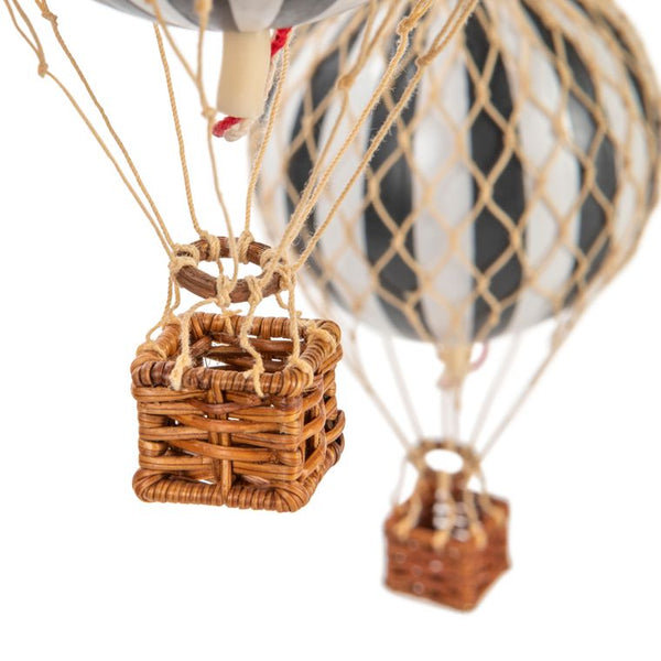 Flying the Skies Hot Air Balloon Mobile {plusieurs couleurs}