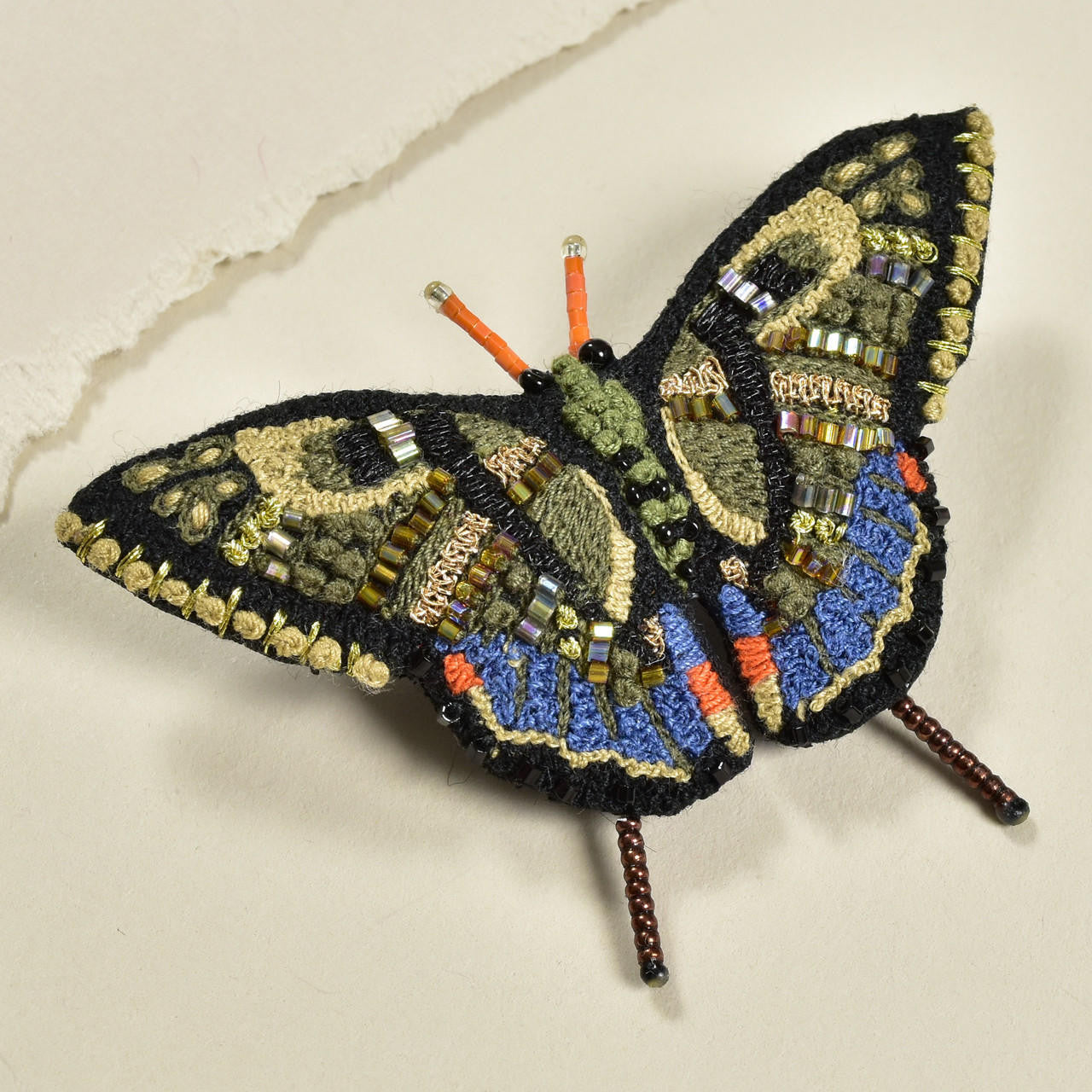 Broche papillon machaon