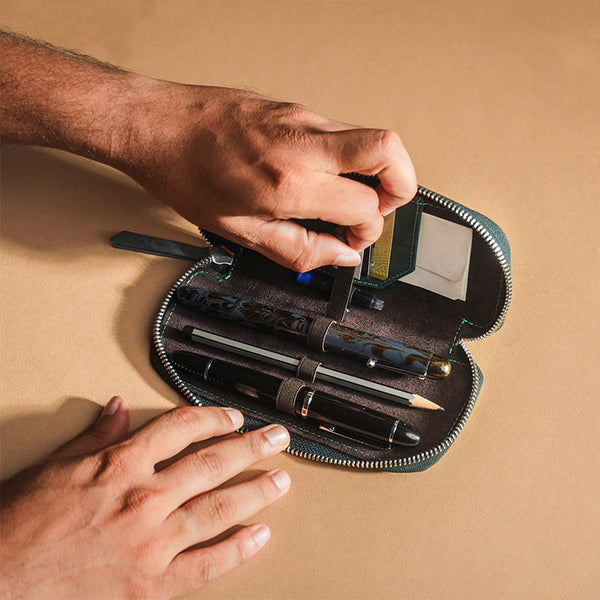 Endless Companion Adjustable 3-Pen Pouch