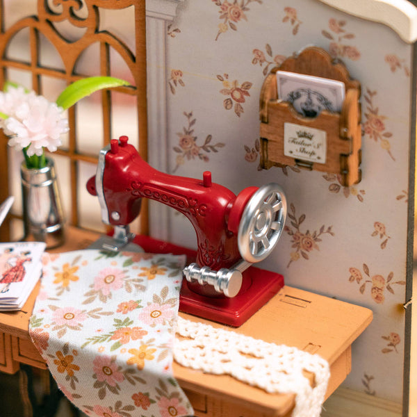 Elsa's Tailoring Diorama Kit