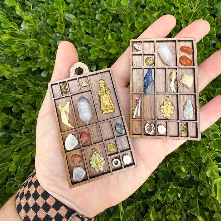 Mini Trinket Curiosity Shelf Kit {with miniature trinkets!}