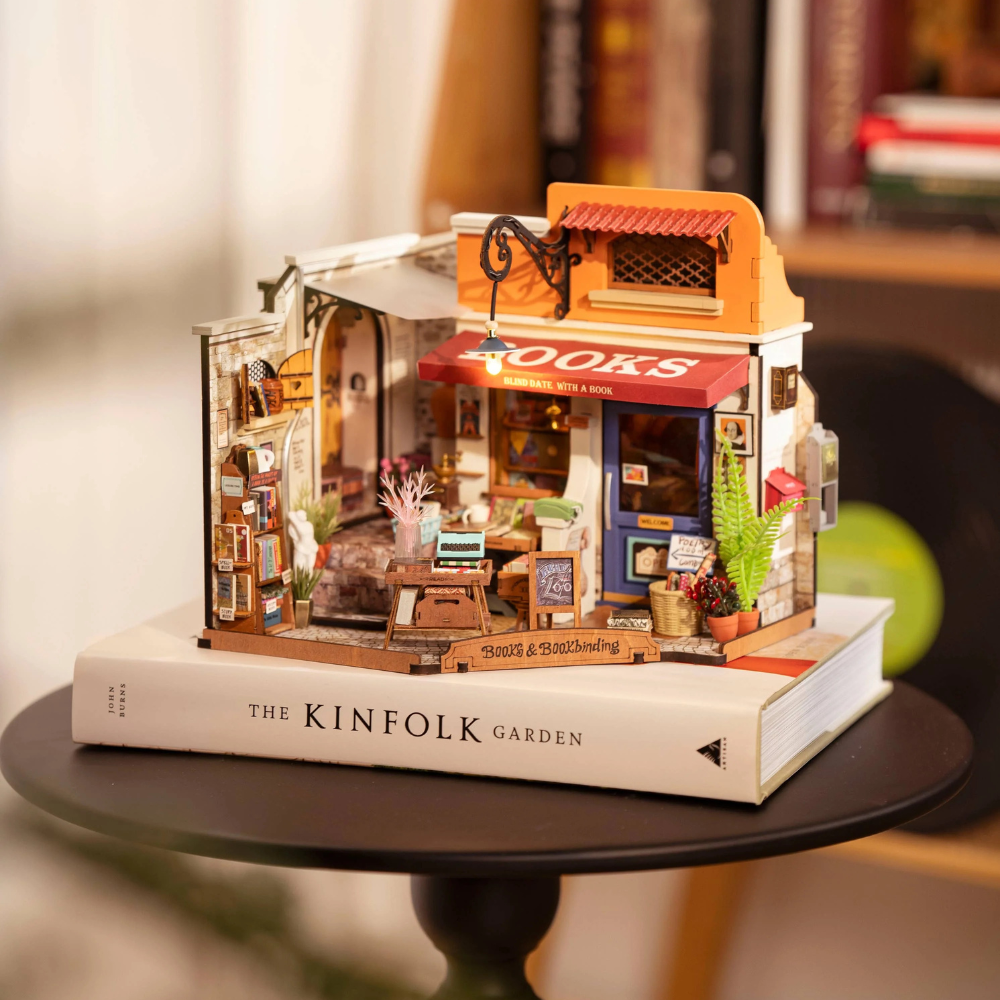 {coming soon!} Corner Bookstore Diorama Kit
