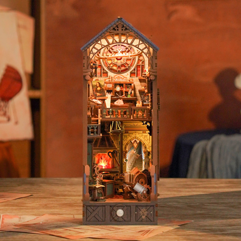 {coming soon!} Leonardo da Vinci Diorama Book Nook Kit