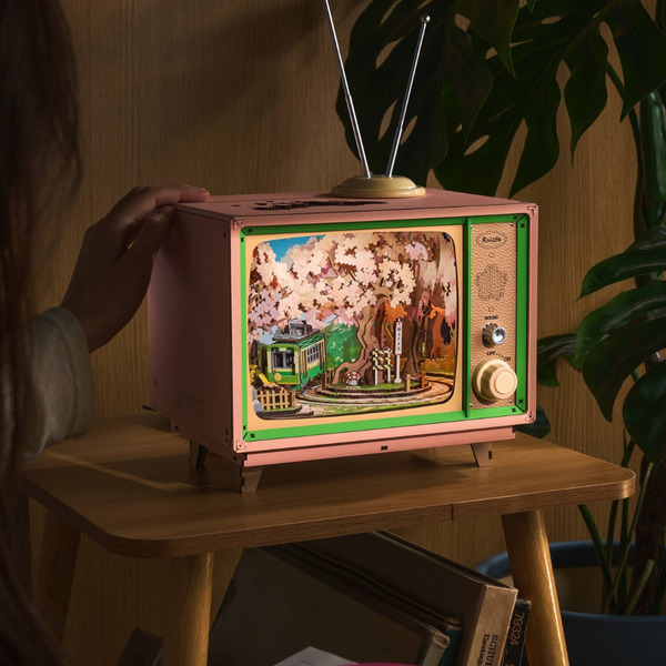 {coming soon!} Sakura Dreamy Tour Mechanical Music Box Diorama Kit