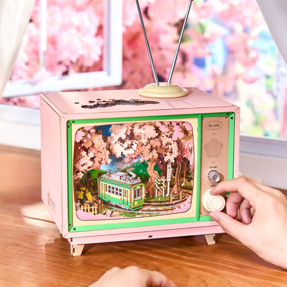 {coming soon!} Sakura Dreamy Tour Mechanical Music Box Diorama Kit