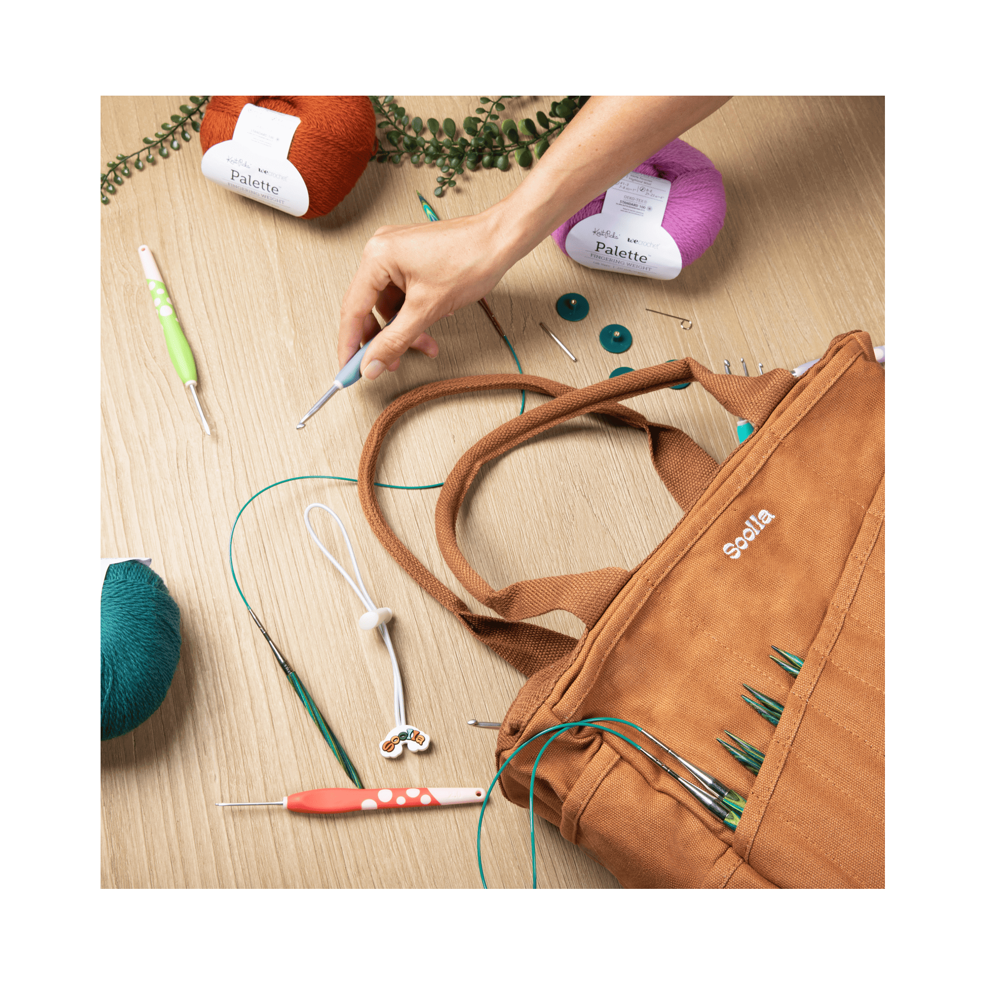 Marina 30-Pocket Stationery/Artist Tote