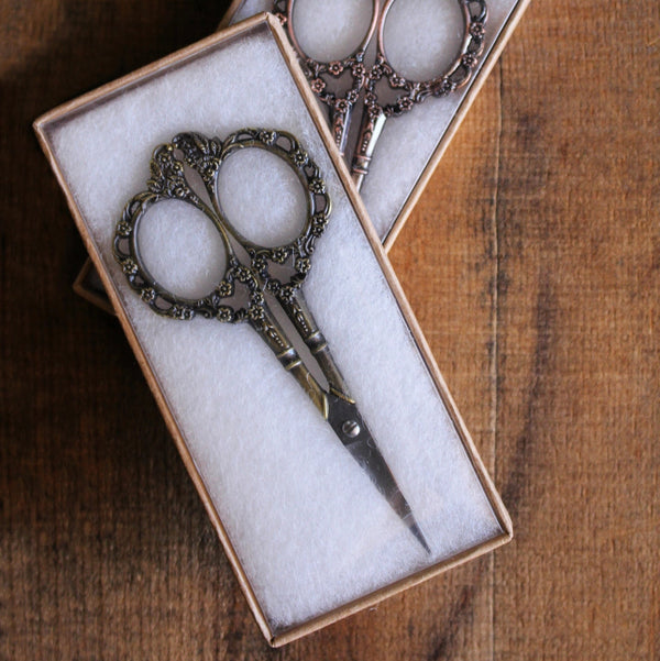 Victorian Scrollwork Antique Gold Embroidery Scissors