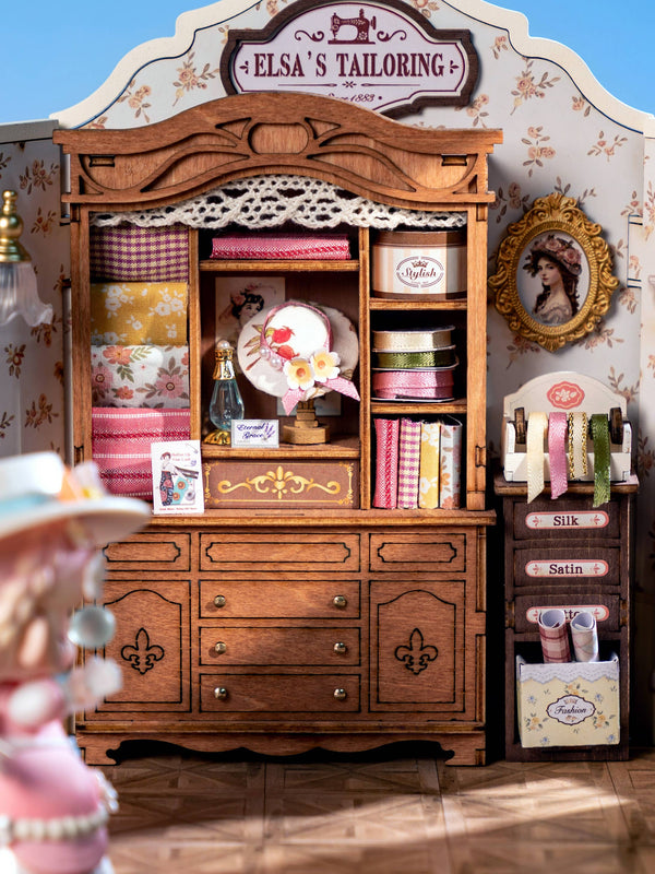 Elsa's Tailoring Diorama Kit