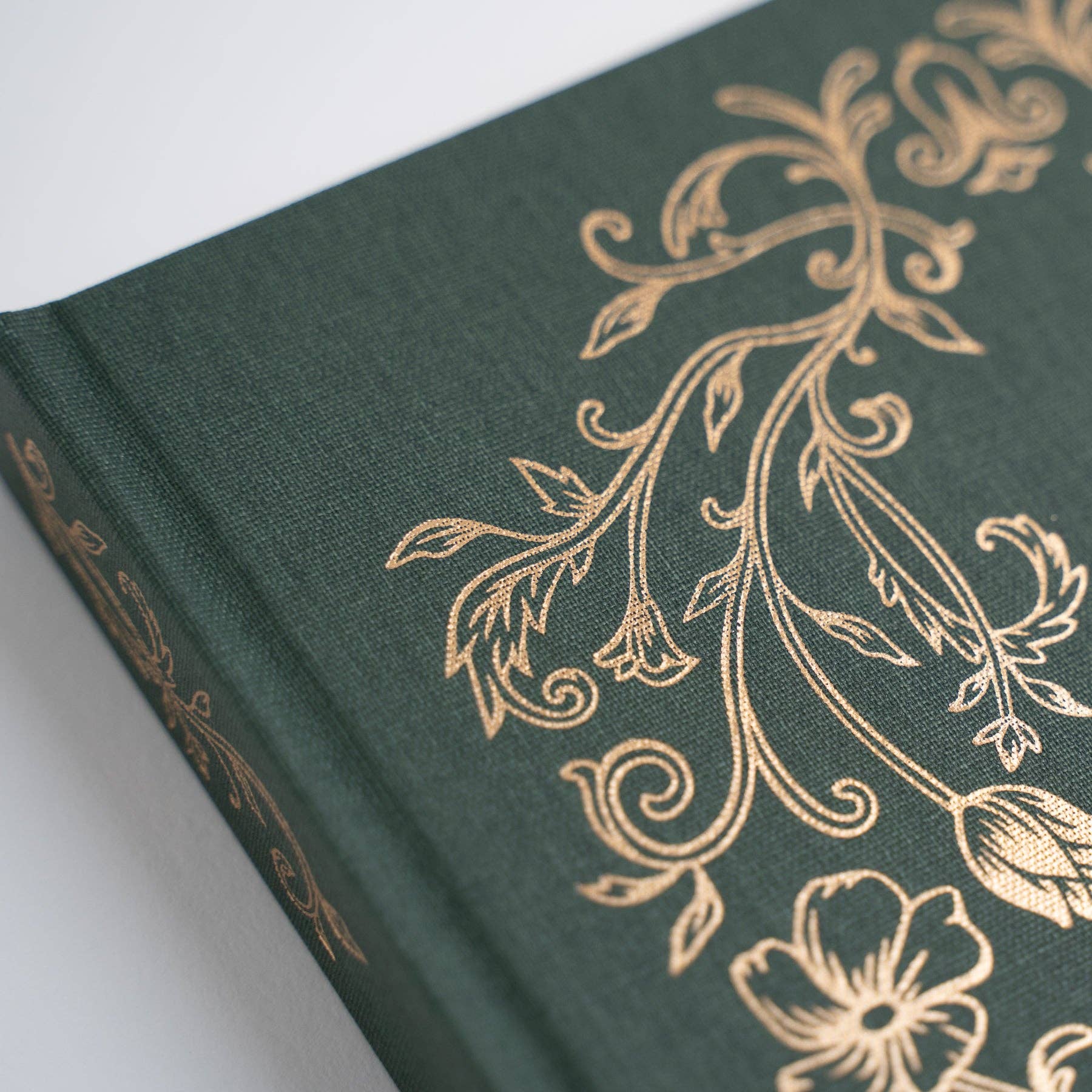 Antique Floral B5 Dot Grid Notebook