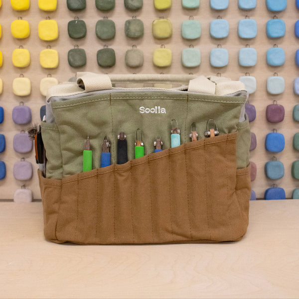 Good Earth 30-Pocket Studio Bag