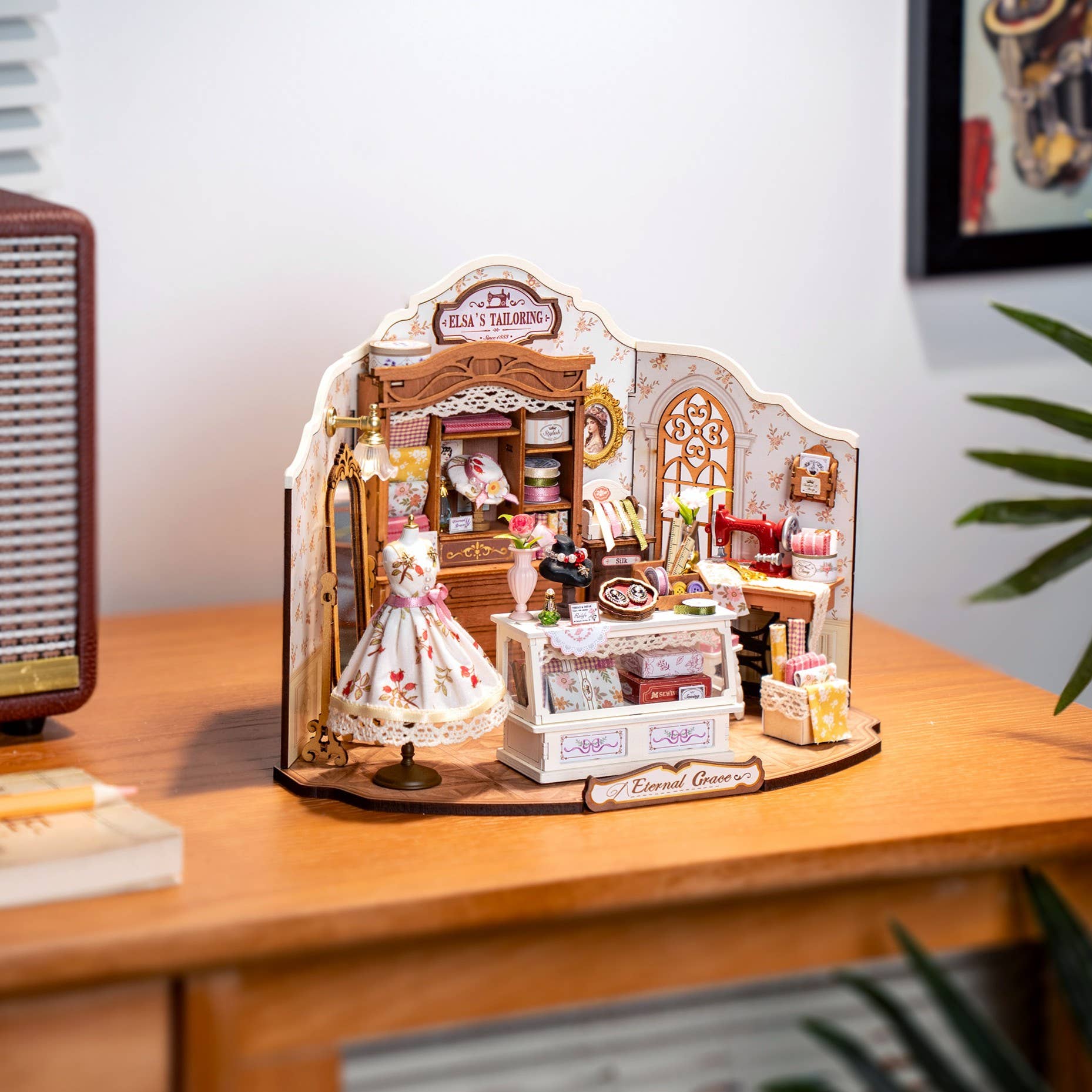 Elsa's Tailoring Diorama Kit